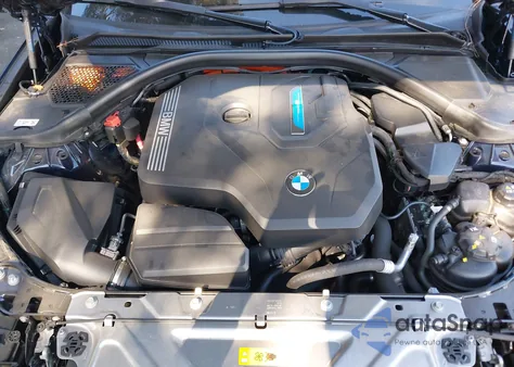 2024 BMW 330E из США, поврежденный, VIN 3MW39FF05R8E83594